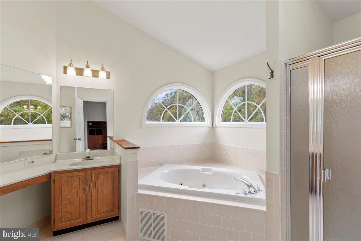 OAKWOOD VILLAGE - Residential