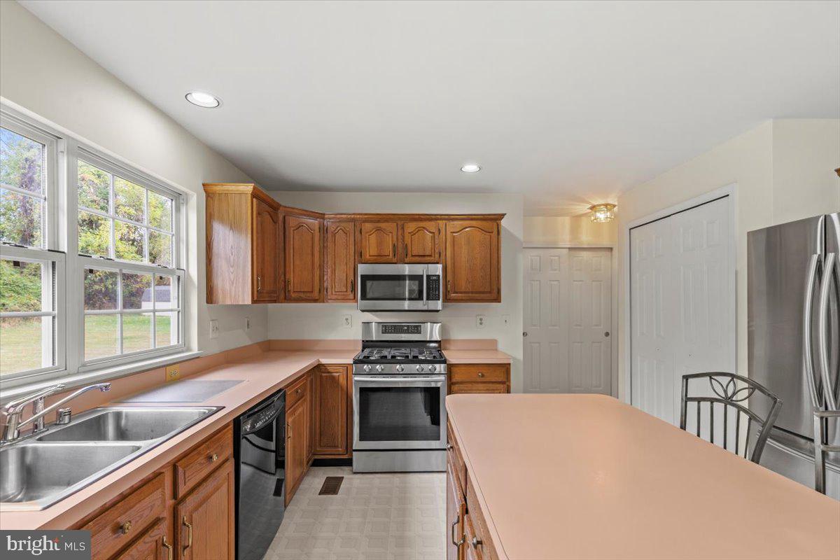 OAKWOOD VILLAGE - Residential