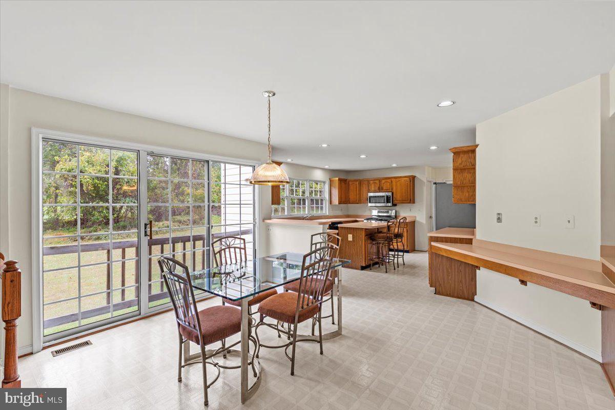 OAKWOOD VILLAGE - Residential