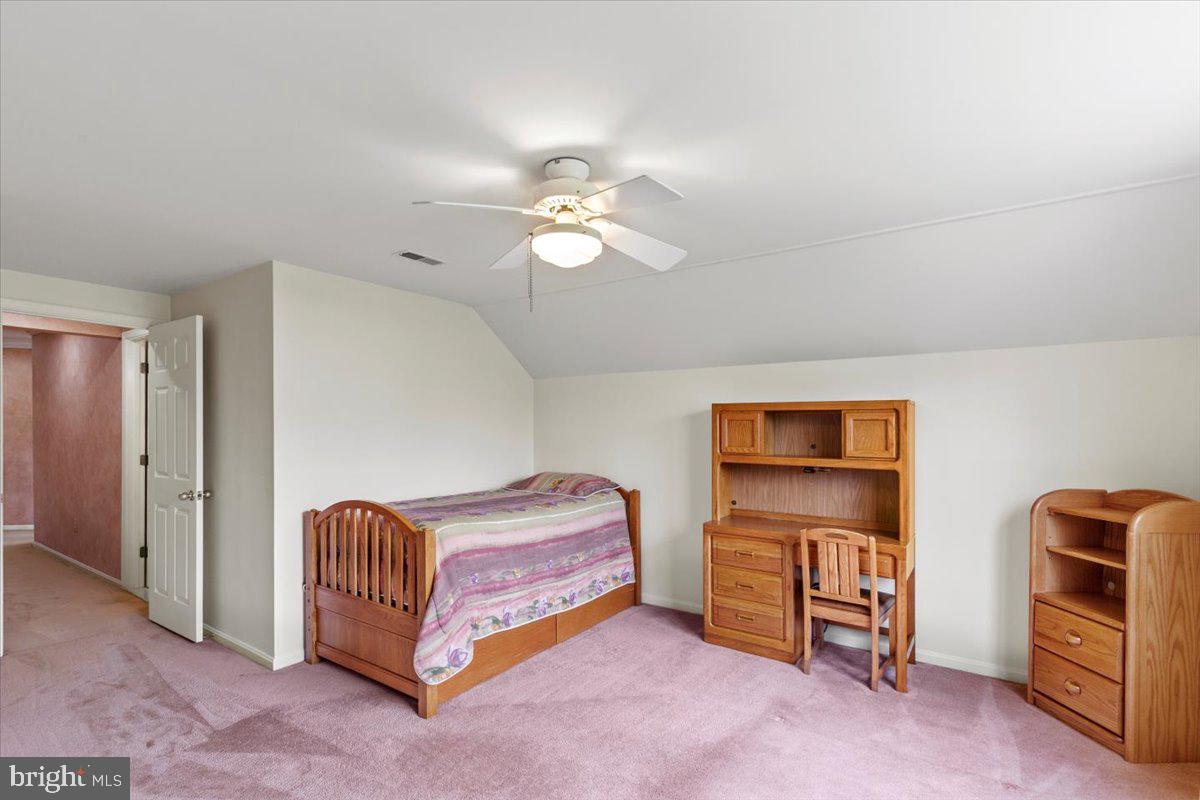 OAKWOOD VILLAGE - Residential