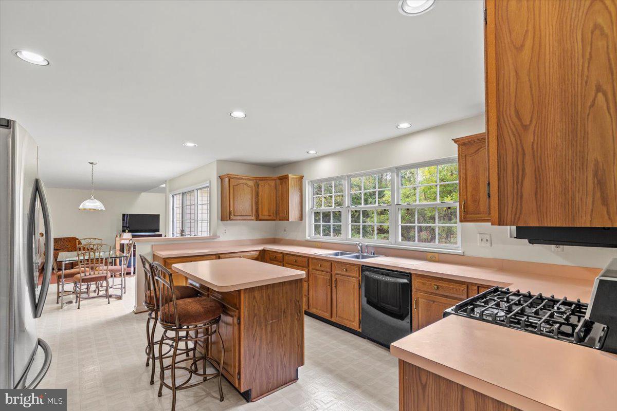 OAKWOOD VILLAGE - Residential