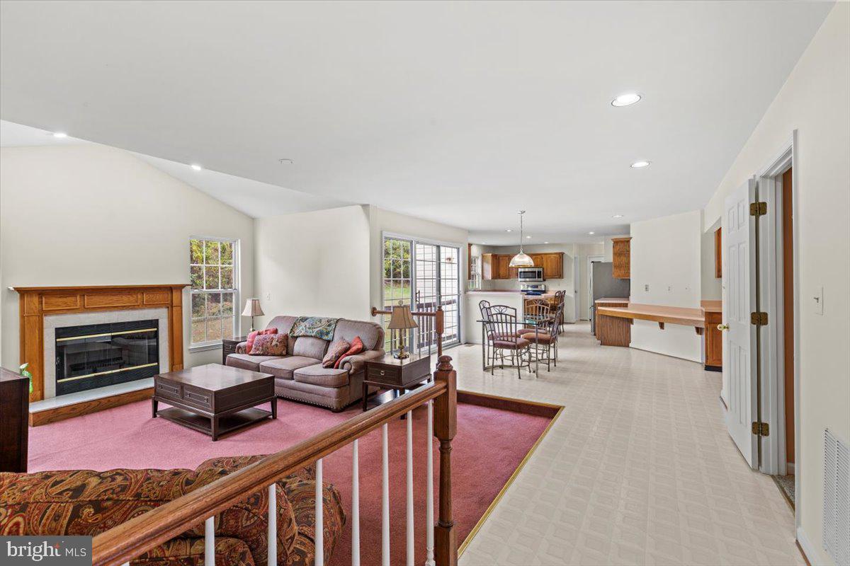 OAKWOOD VILLAGE - Residential