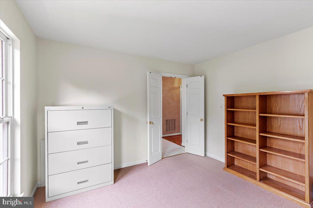 OAKWOOD VILLAGE - Residential