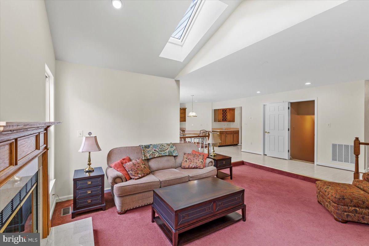 OAKWOOD VILLAGE - Residential