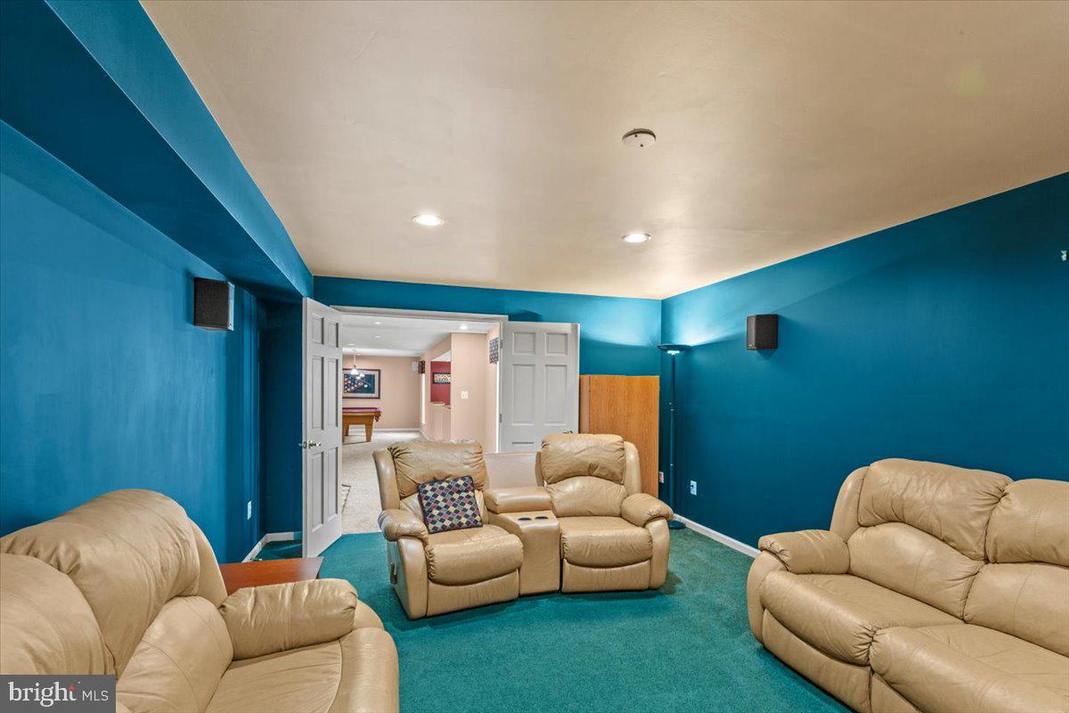 OAKWOOD VILLAGE - Residential