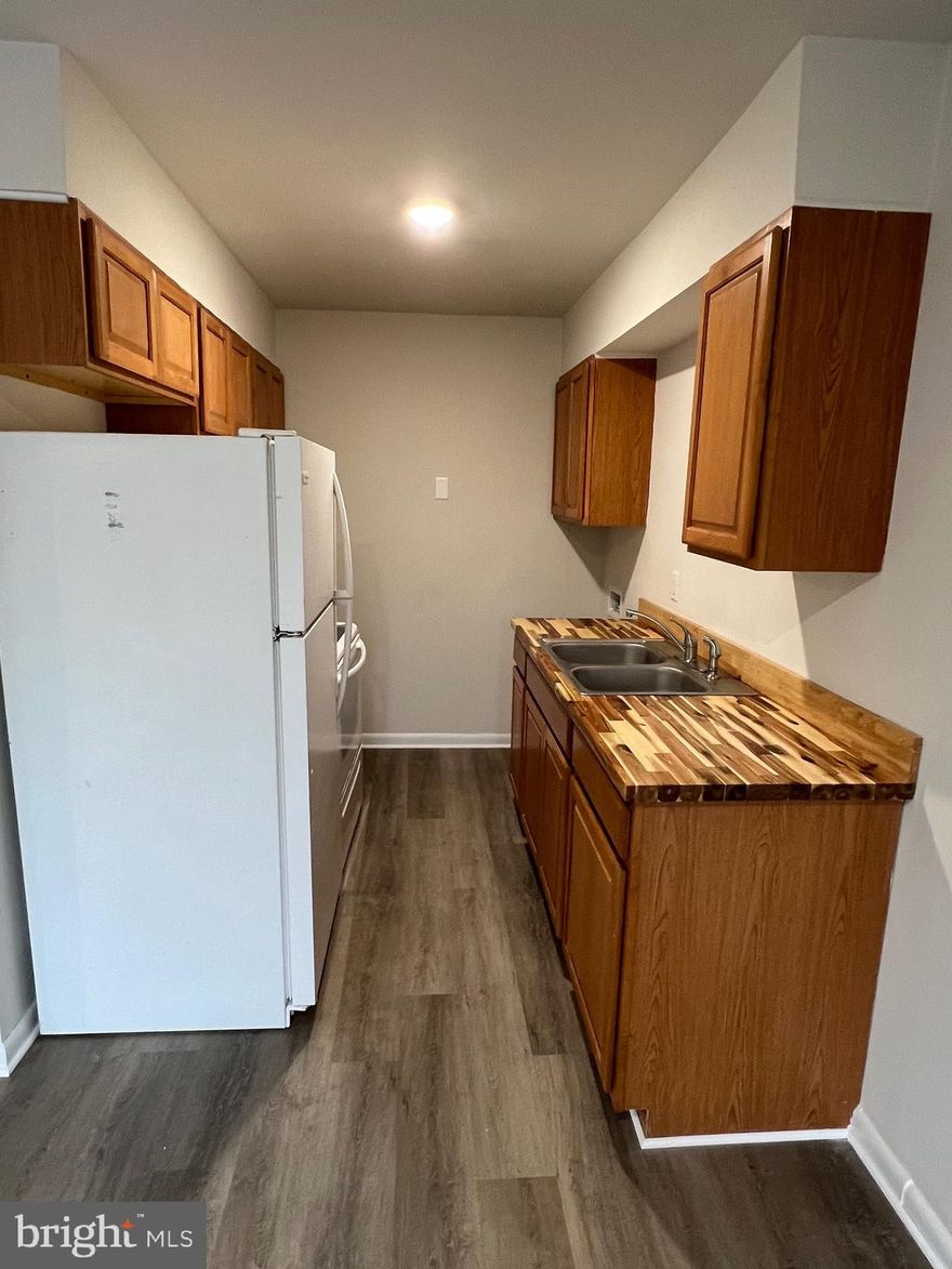 Come check out this quaint little 2 BR 1 BA apartment just on the outskirts of town. This little gem recently had a makeover with new flooring, paint, lighting, and new ownership. Come check this one out before it gets scooped up.  Pets allowed with $250.00 non refundable deposit, $50.00 pet rent monthly, max of 2 pets with a 40lb weight limit. Applicants over the age of 18 must complete an application, Only broker applications will be accepted. $40.00 per applicant fee.