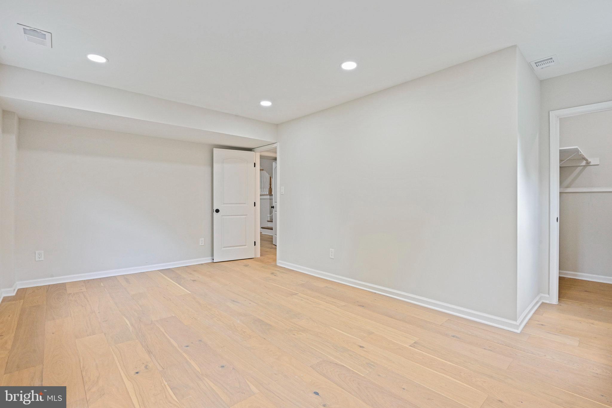 LAKEVALE ESTATES - Residential