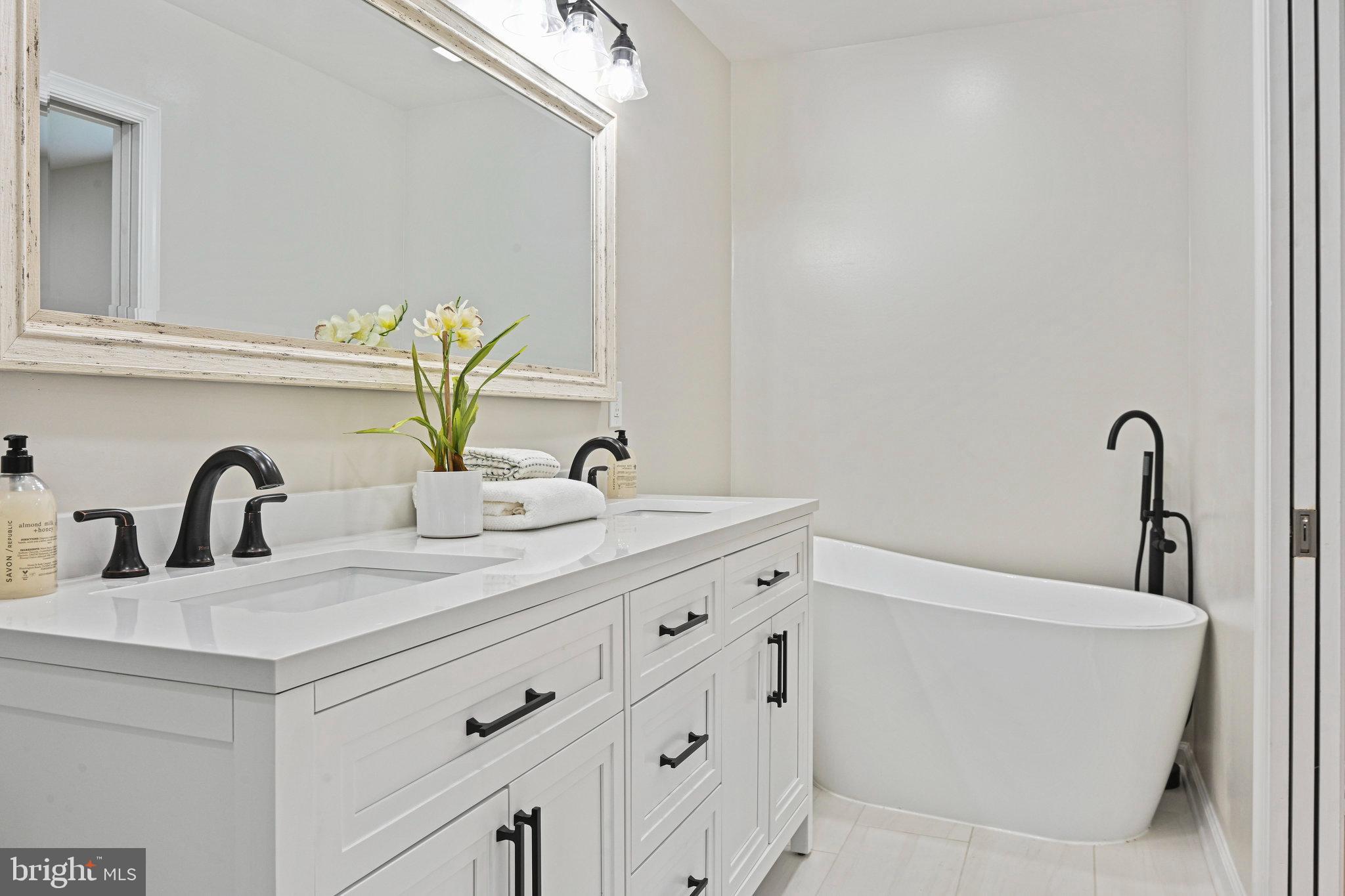 LAKEVALE ESTATES - Residential