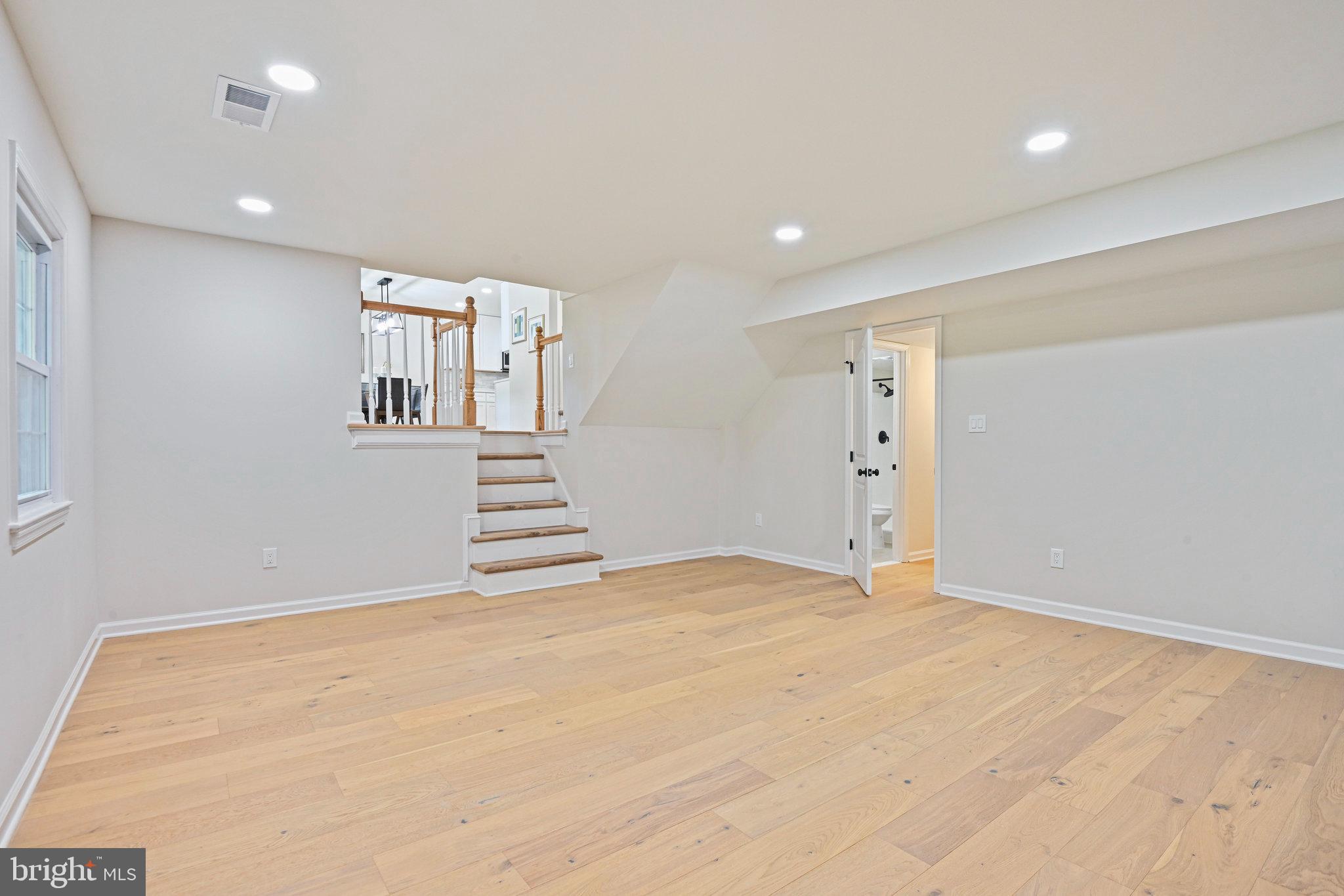 LAKEVALE ESTATES - Residential