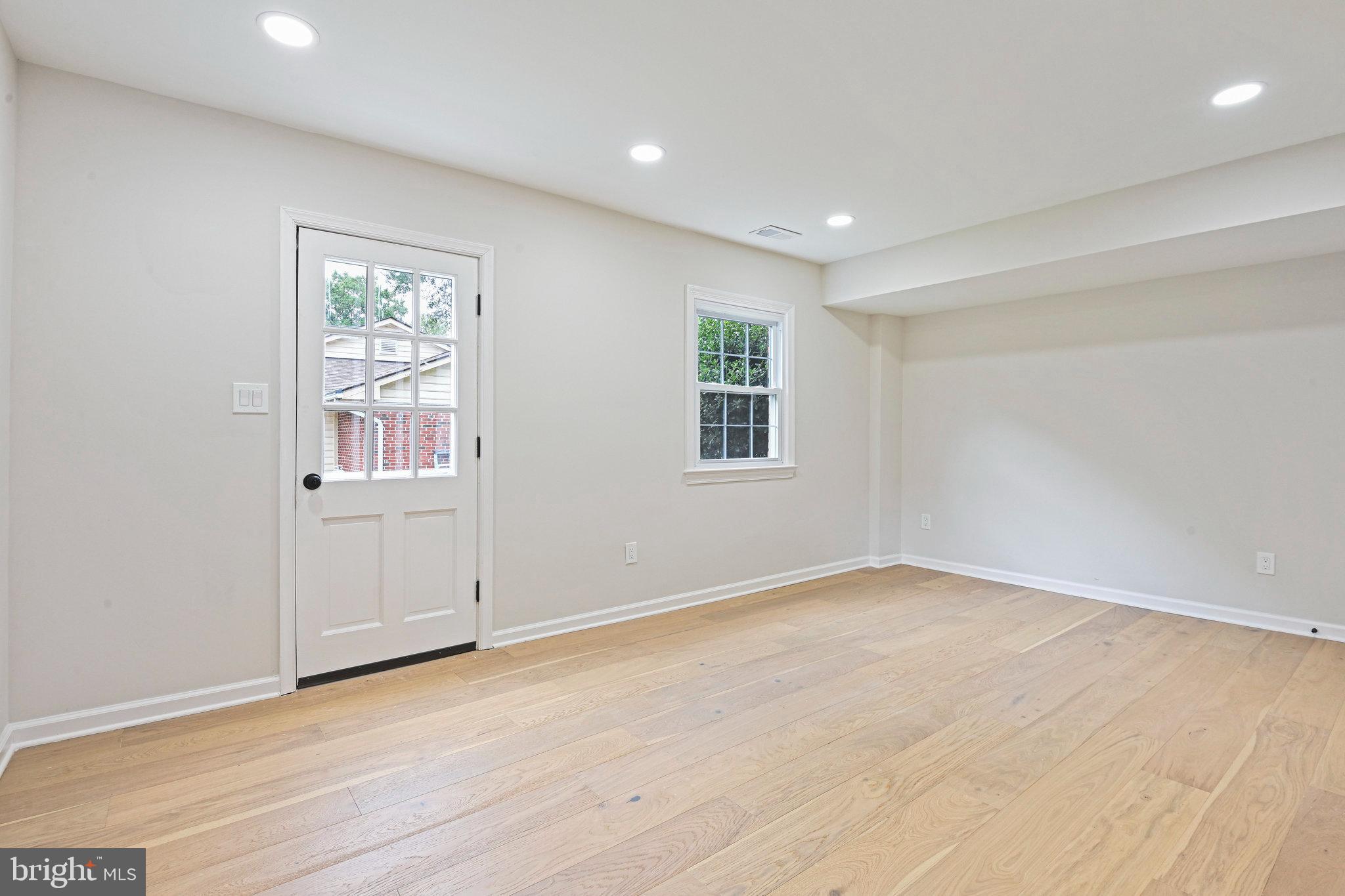 LAKEVALE ESTATES - Residential