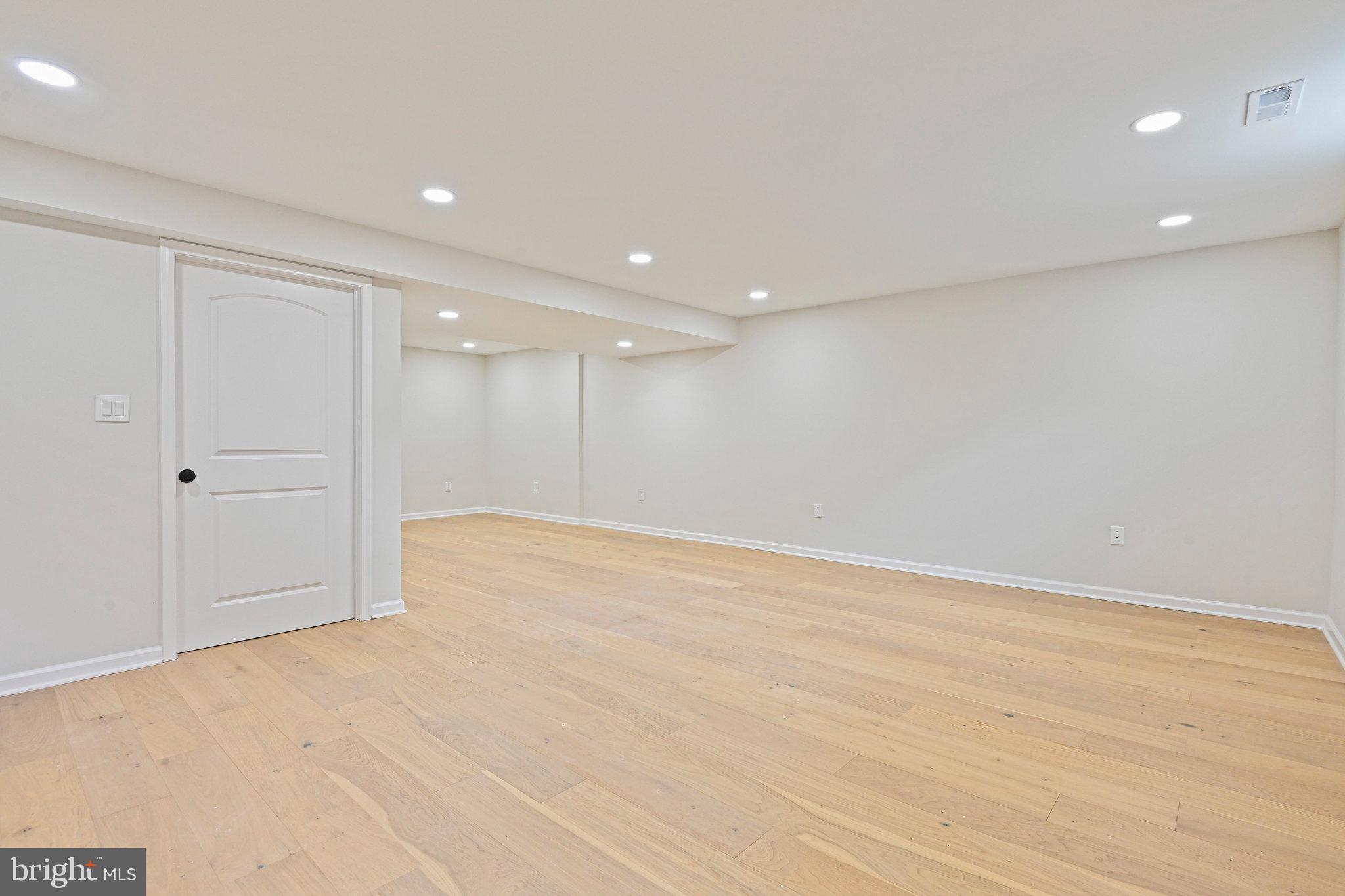 LAKEVALE ESTATES - Residential