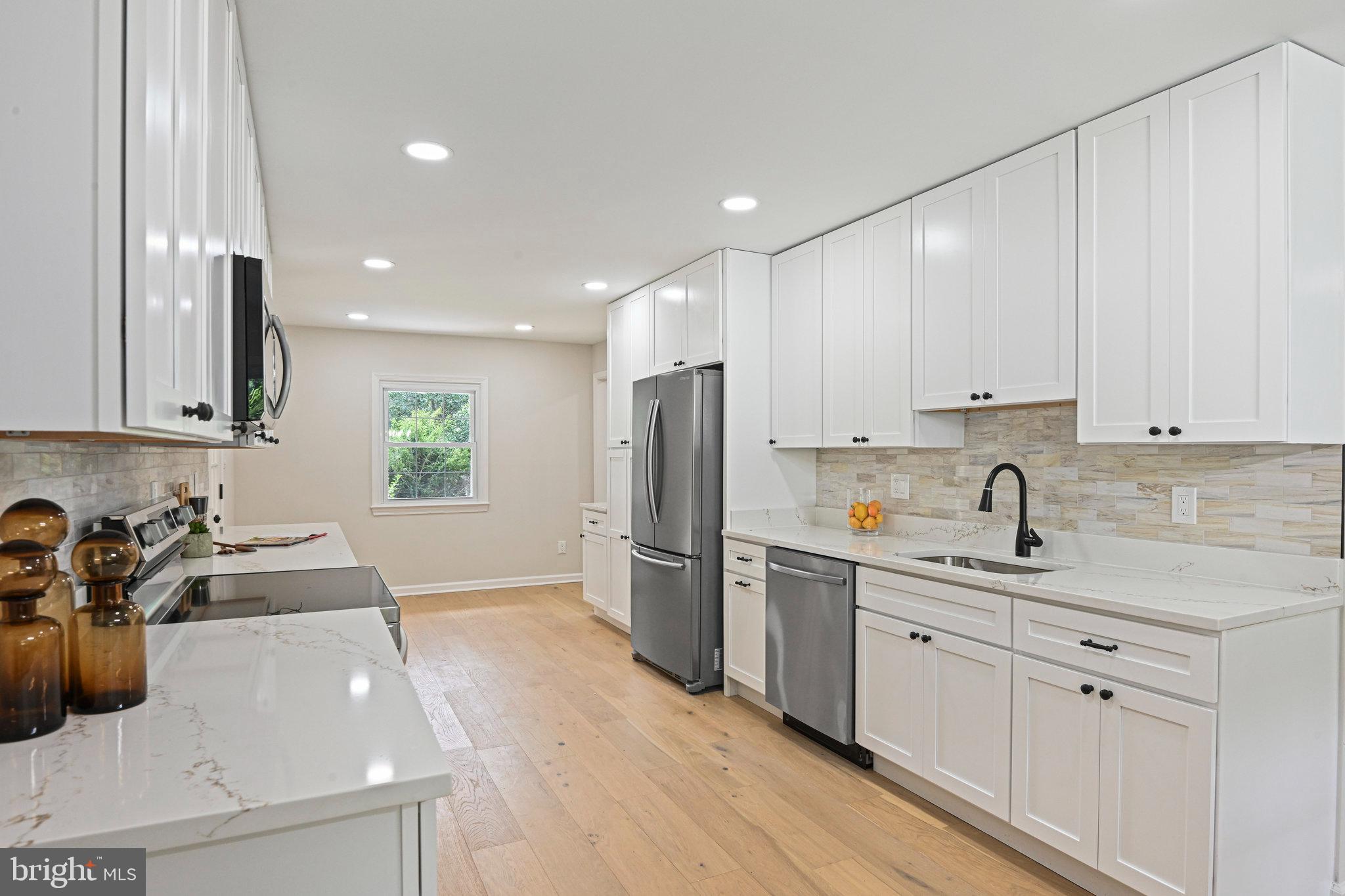 LAKEVALE ESTATES - Residential