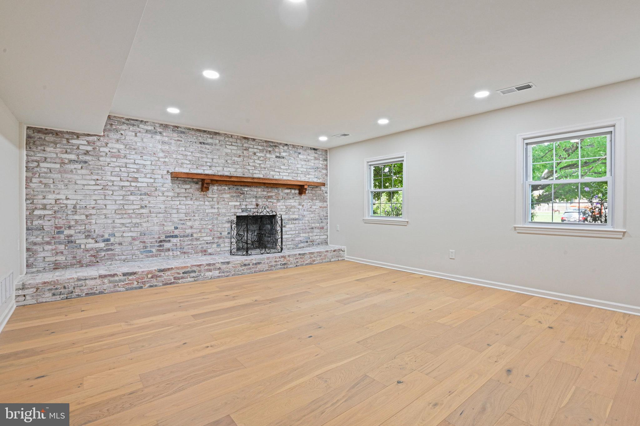 LAKEVALE ESTATES - Residential