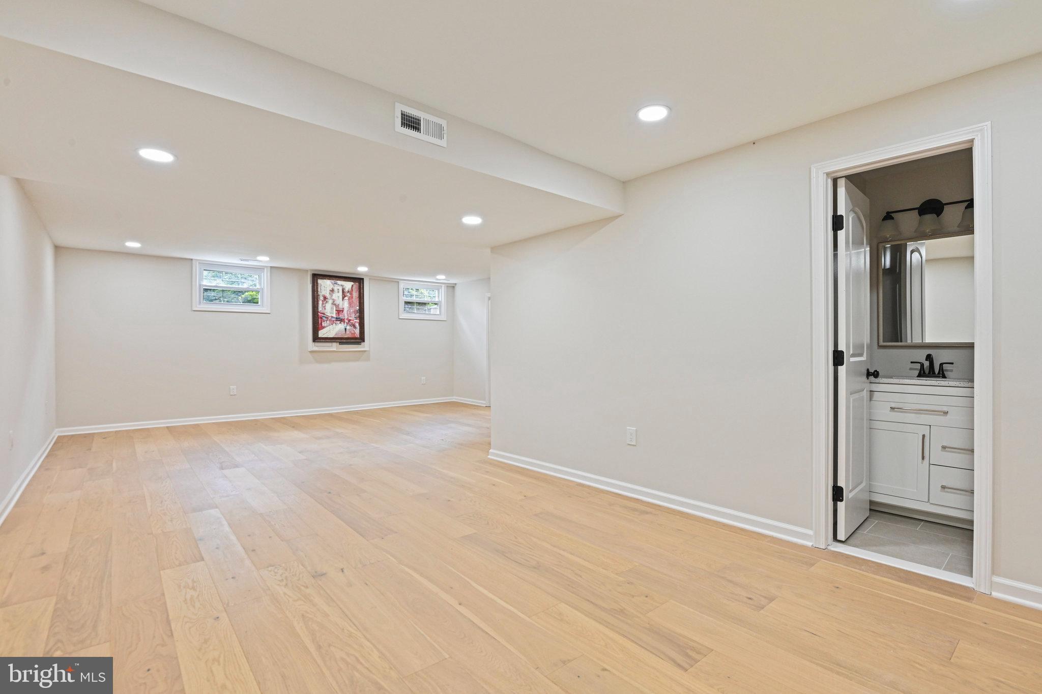 LAKEVALE ESTATES - Residential