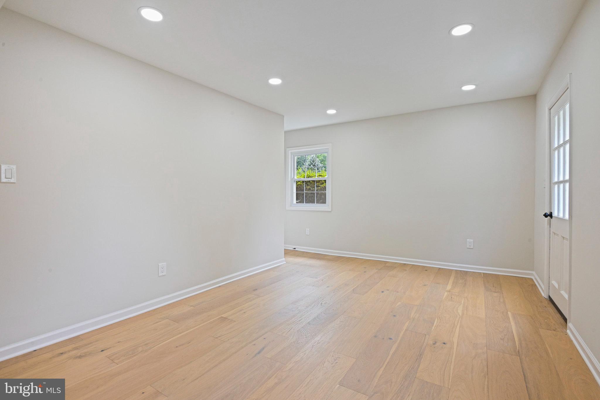 LAKEVALE ESTATES - Residential