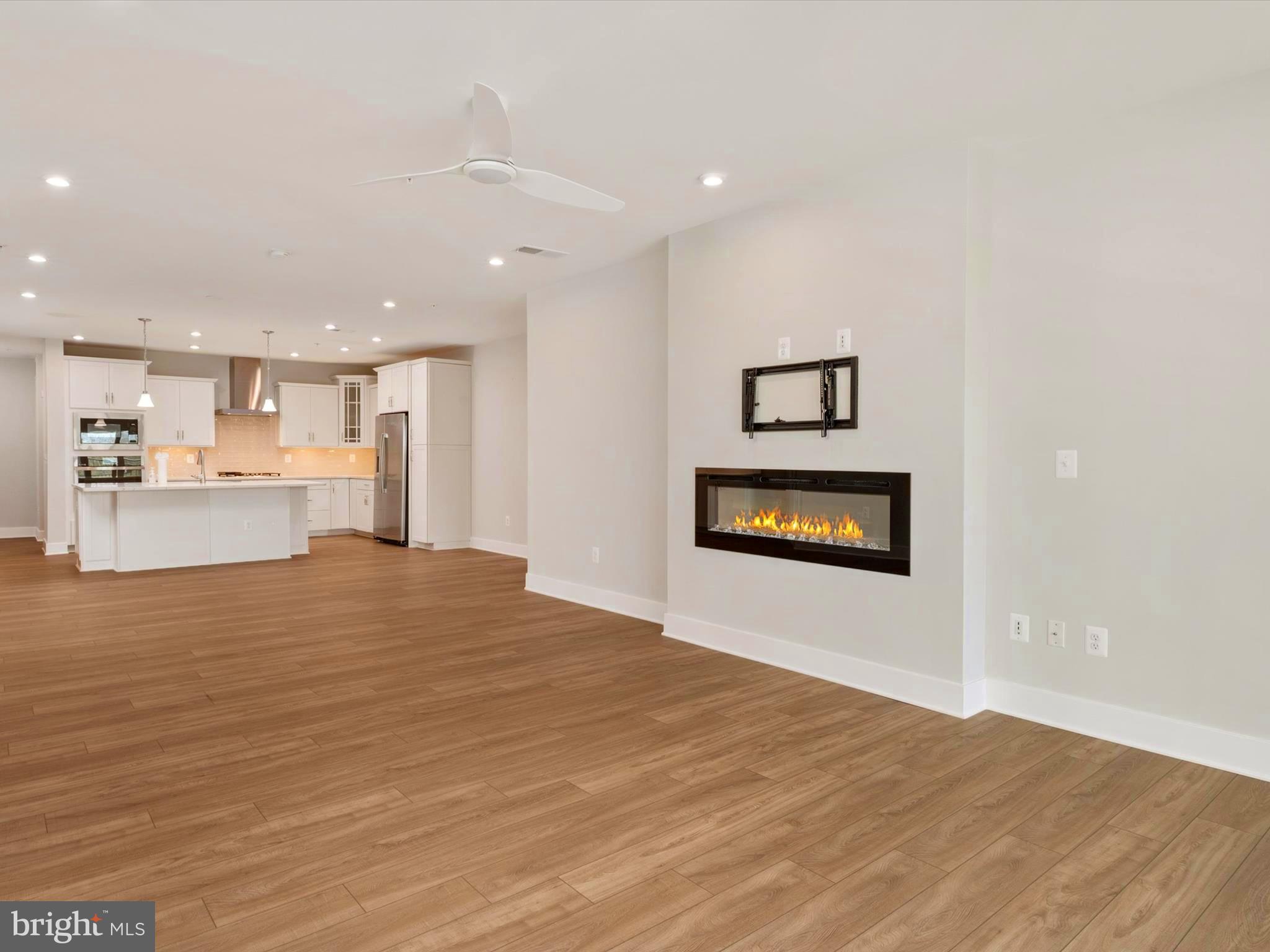 FOUR SEASONS AT KENT ISLAND - Residential