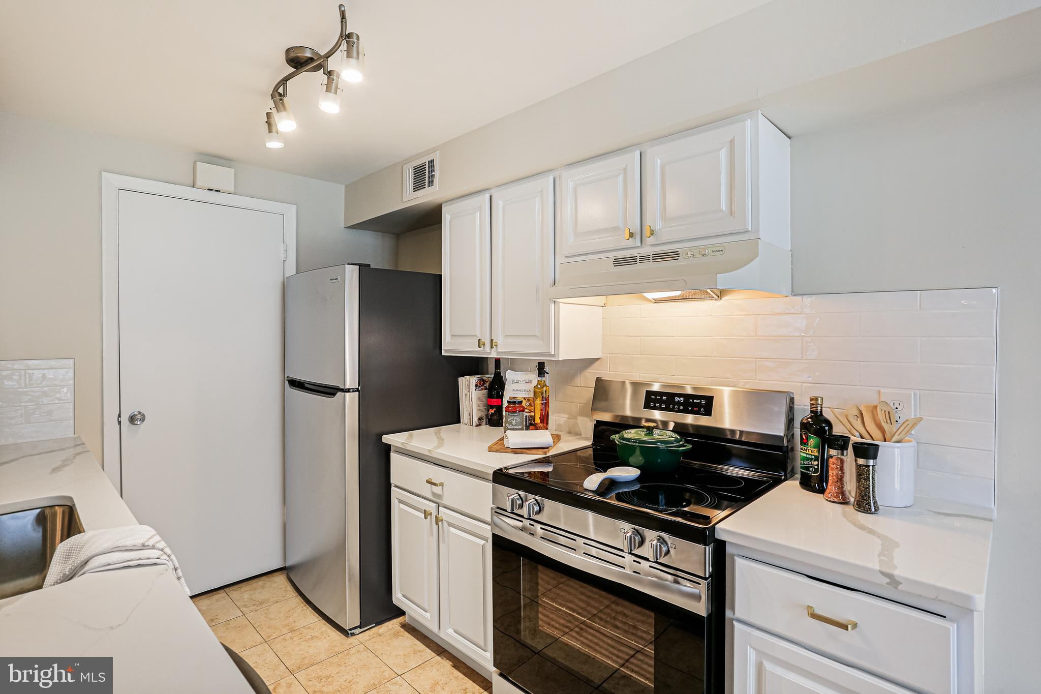 BROOKSHIRE - Residential