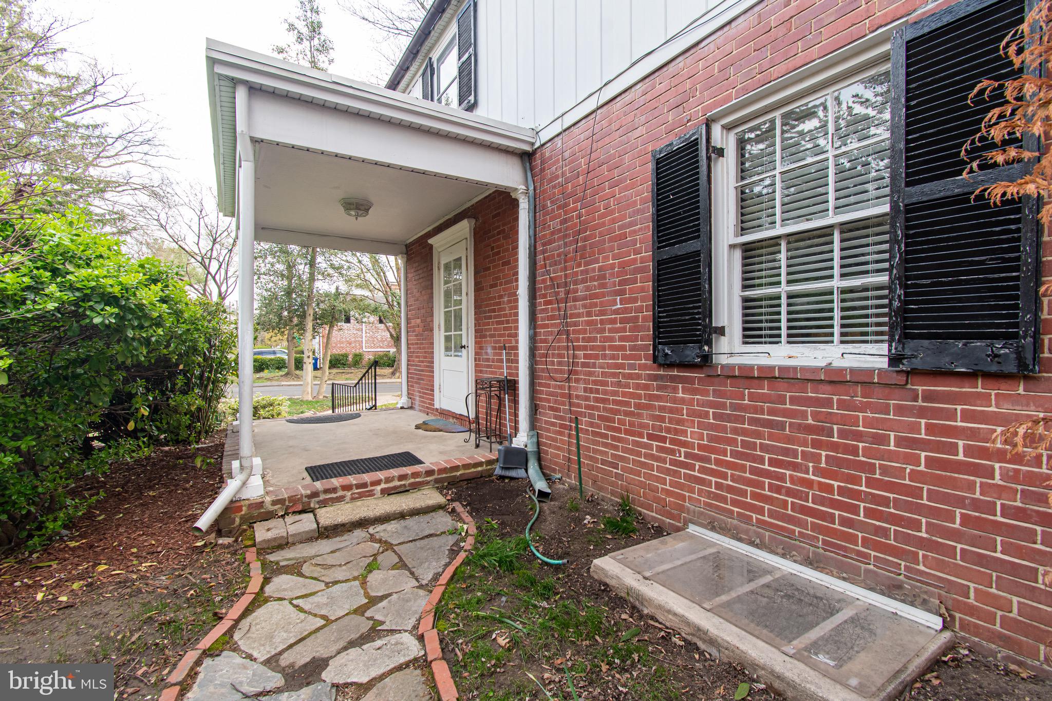 HOMELAND HISTORIC DISTRICT - Residential Lease