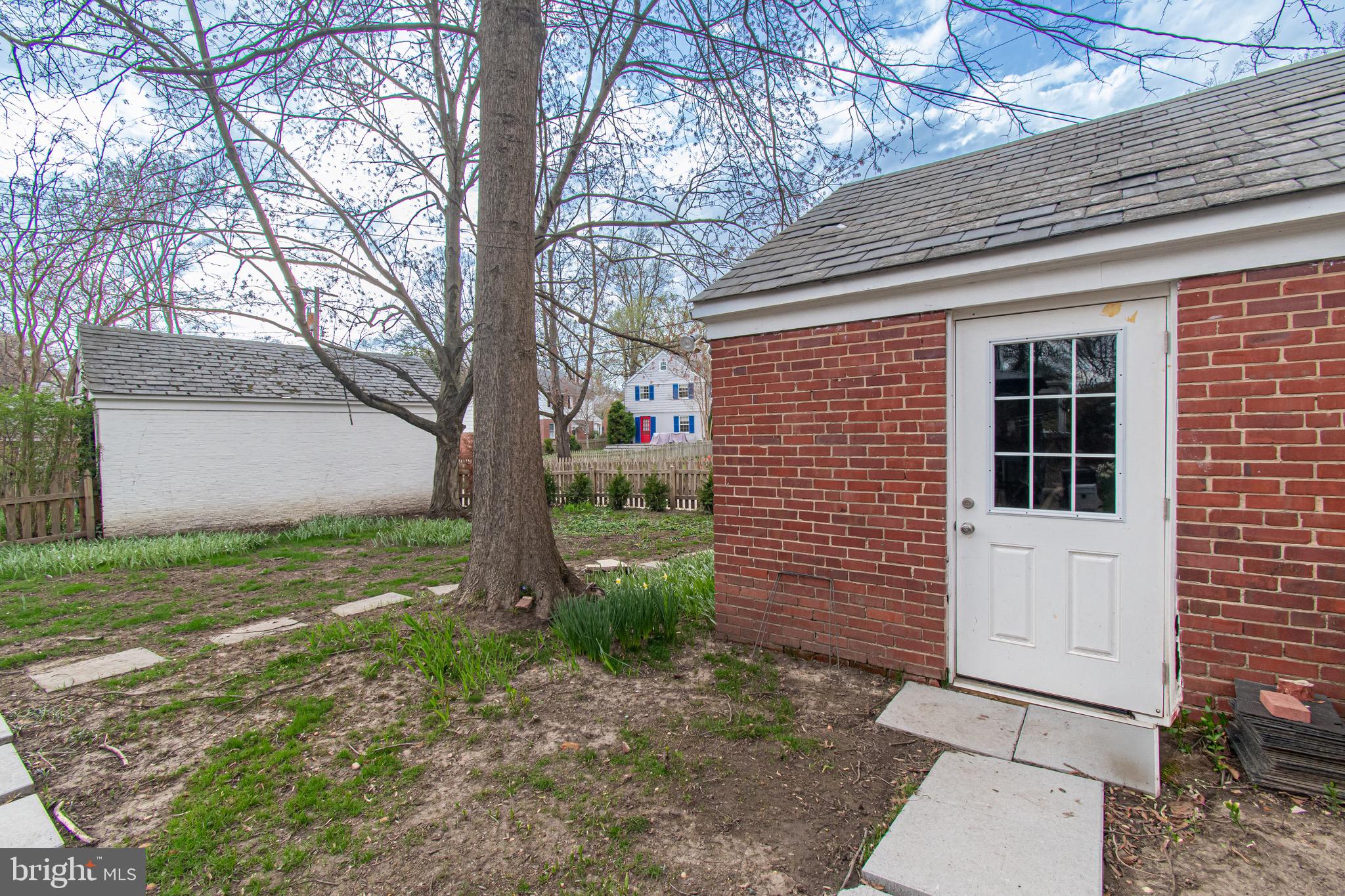 HOMELAND HISTORIC DISTRICT - Residential Lease