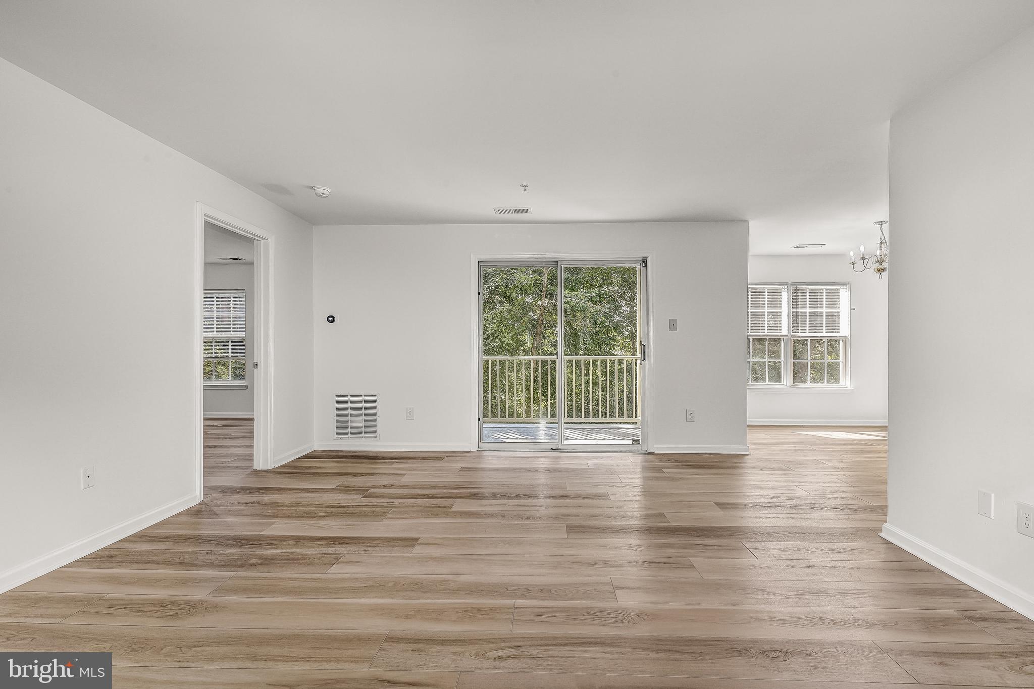 GATEWAY COMMERCE CENTER - Residential Lease