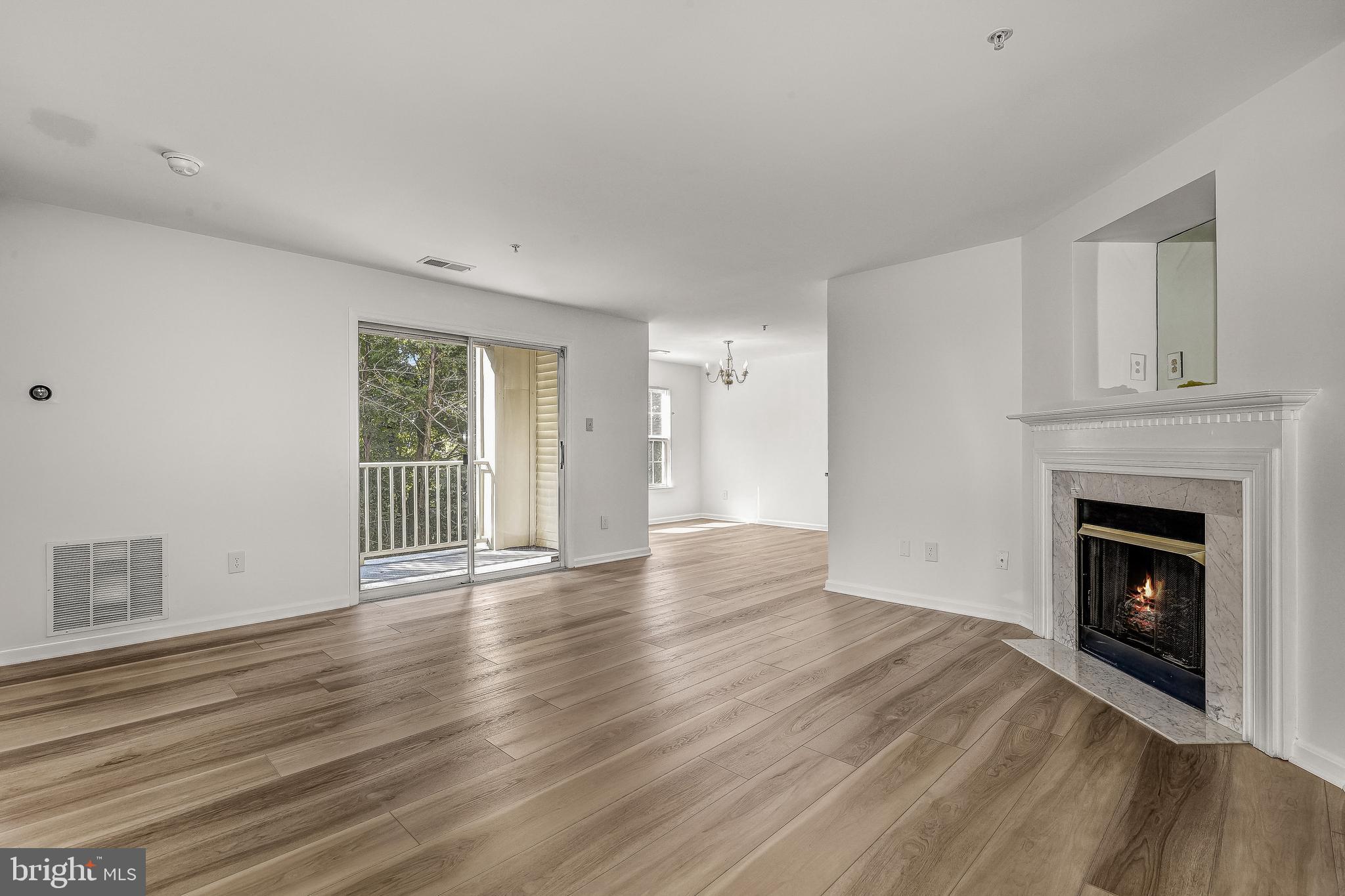 GATEWAY COMMERCE CENTER - Residential Lease