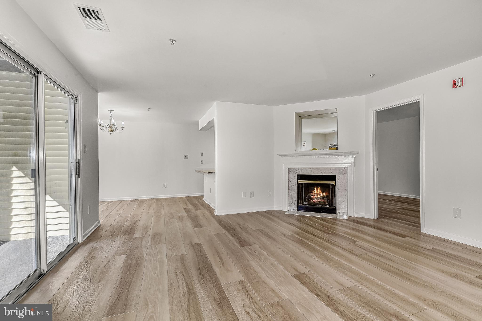 GATEWAY COMMERCE CENTER - Residential Lease