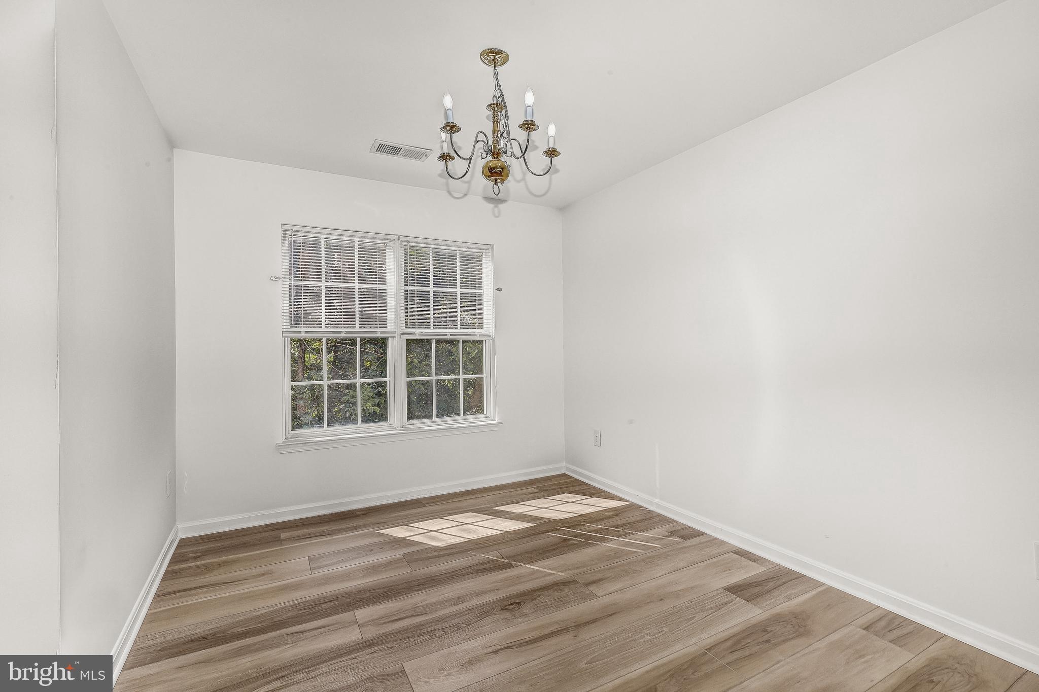 GATEWAY COMMERCE CENTER - Residential Lease