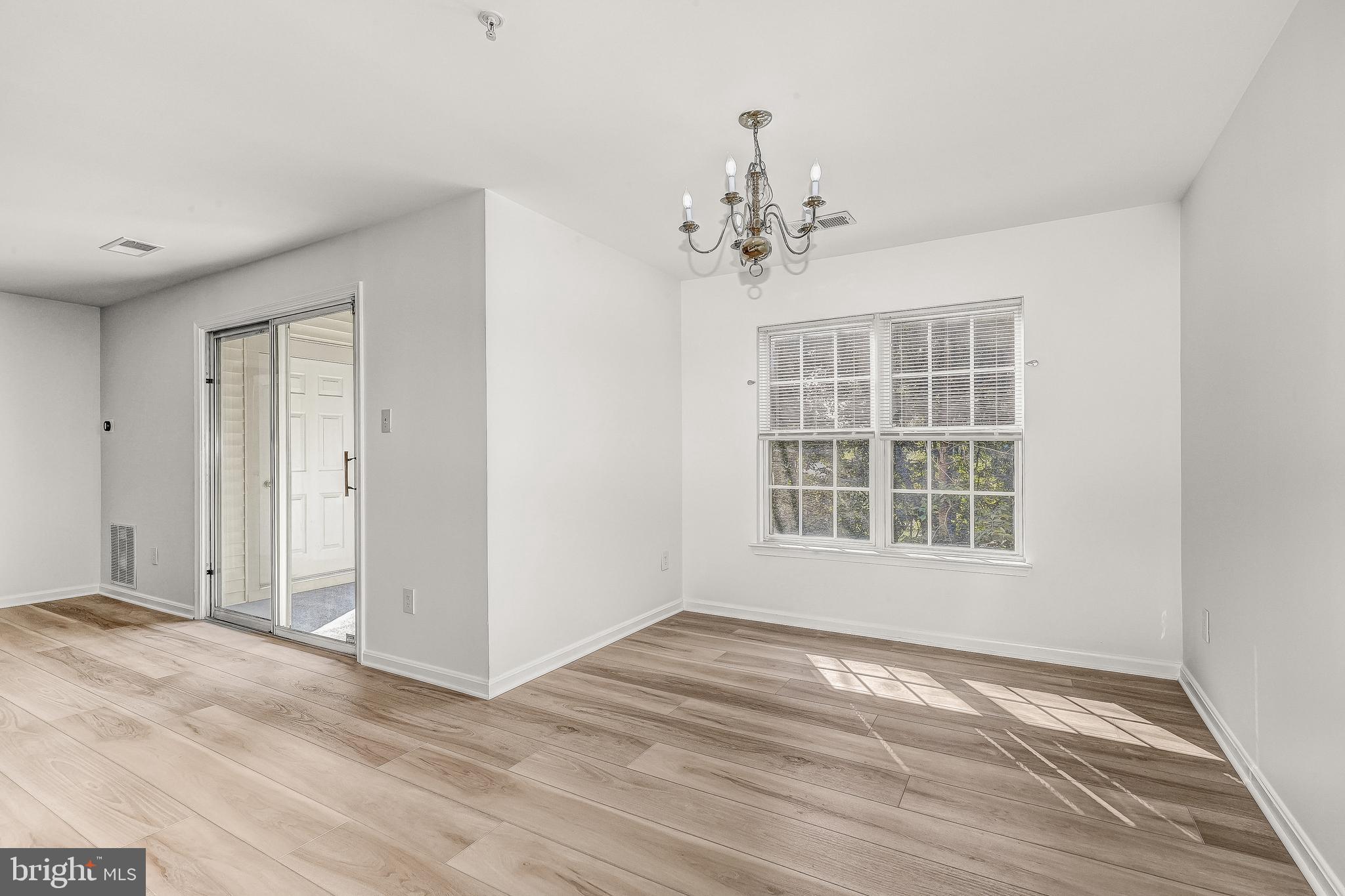 GATEWAY COMMERCE CENTER - Residential Lease