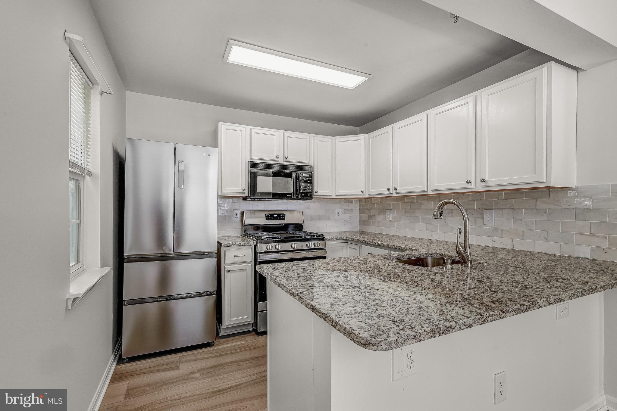 GATEWAY COMMERCE CENTER - Residential Lease