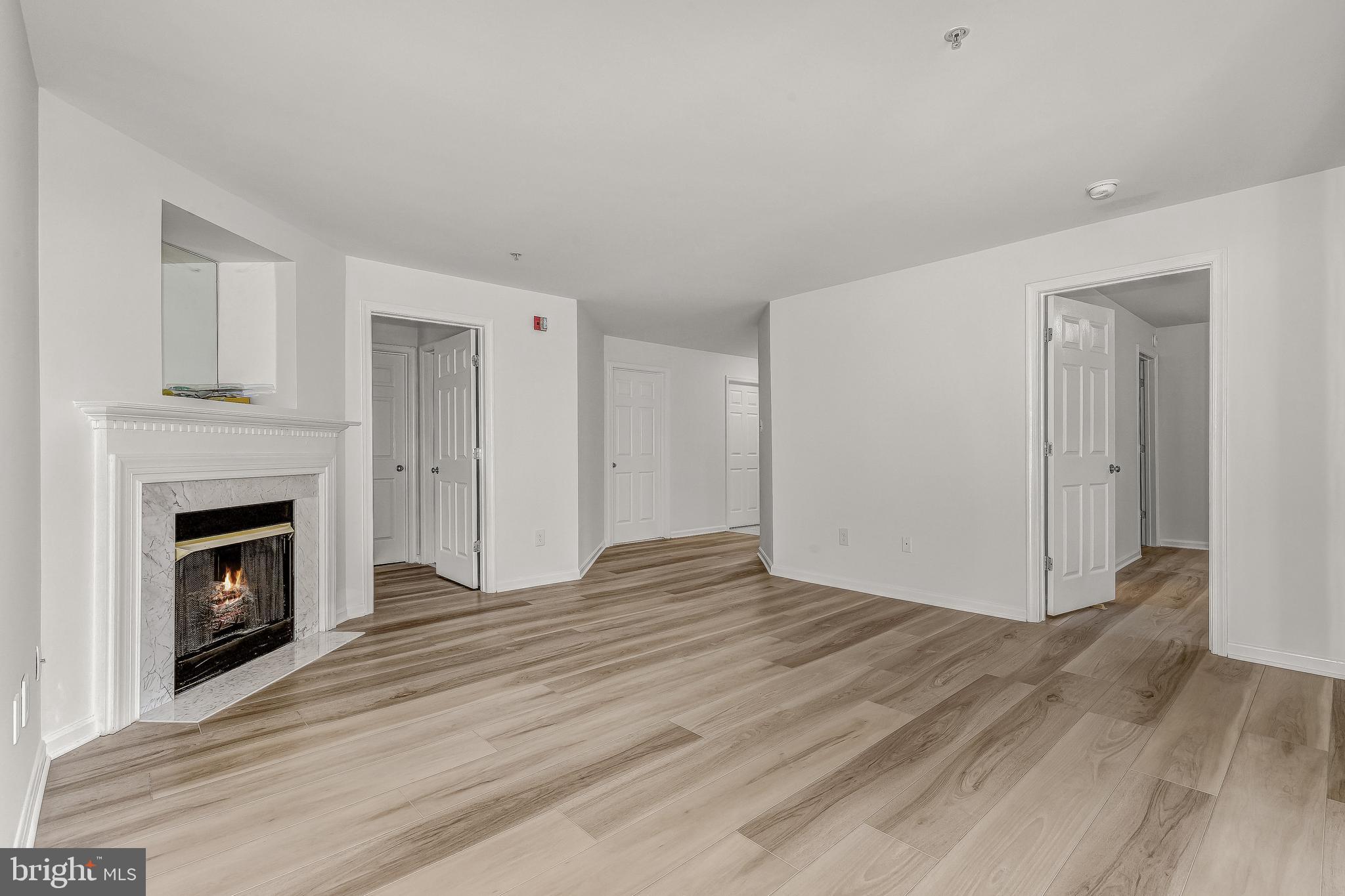 GATEWAY COMMERCE CENTER - Residential Lease