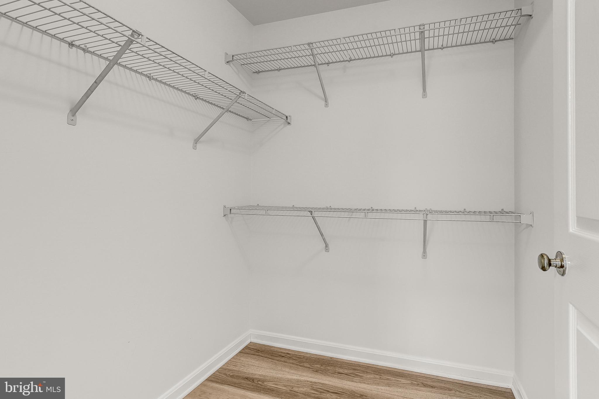 GATEWAY COMMERCE CENTER - Residential Lease