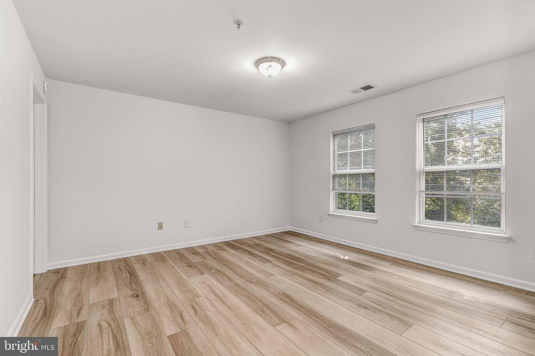 GATEWAY COMMERCE CENTER - Residential Lease