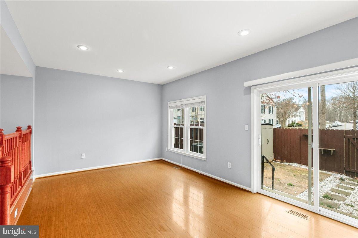 LAKE RIDGE - Residential