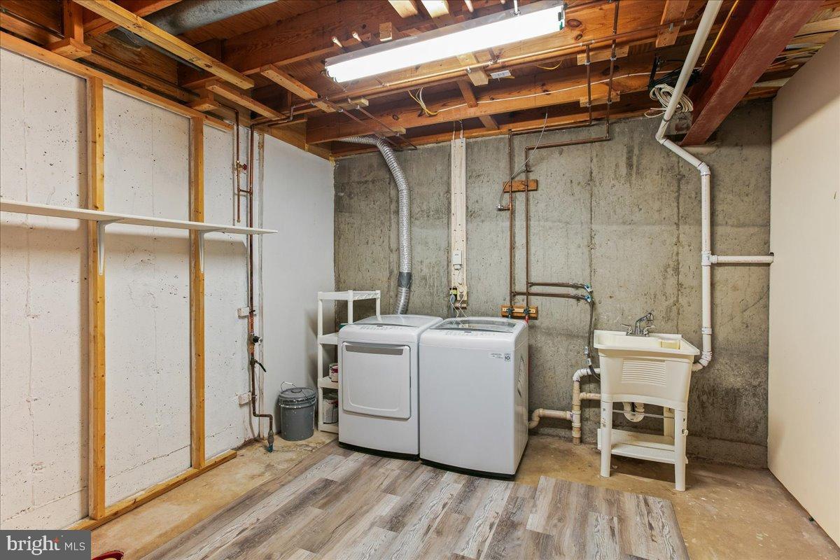 LAKE RIDGE - Residential