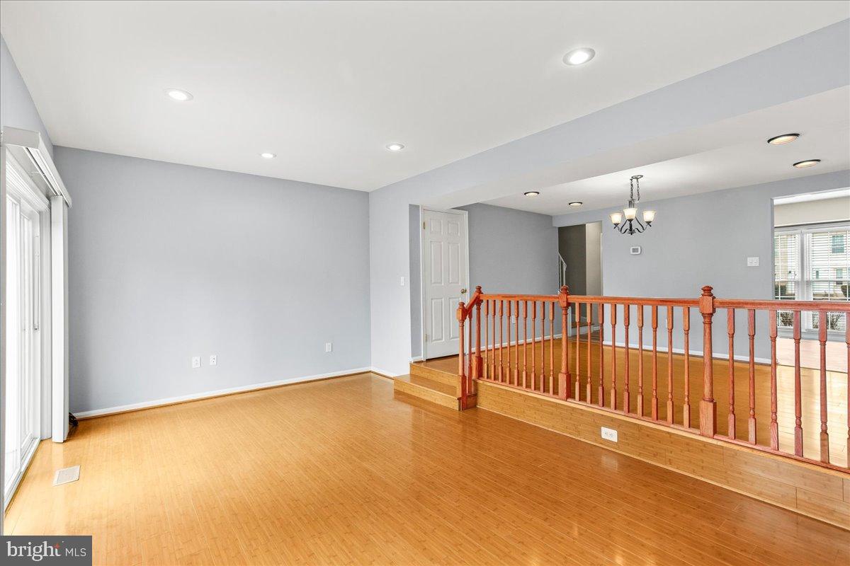 LAKE RIDGE - Residential