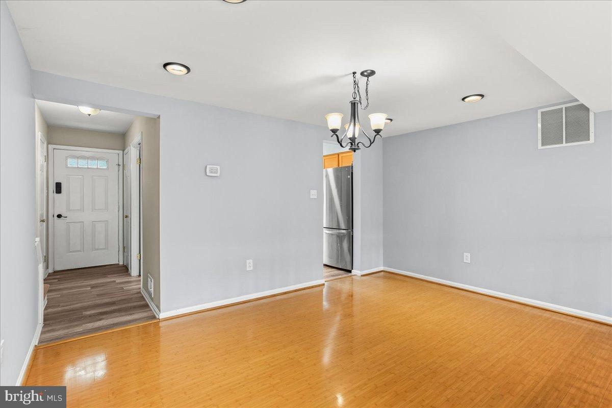 LAKE RIDGE - Residential