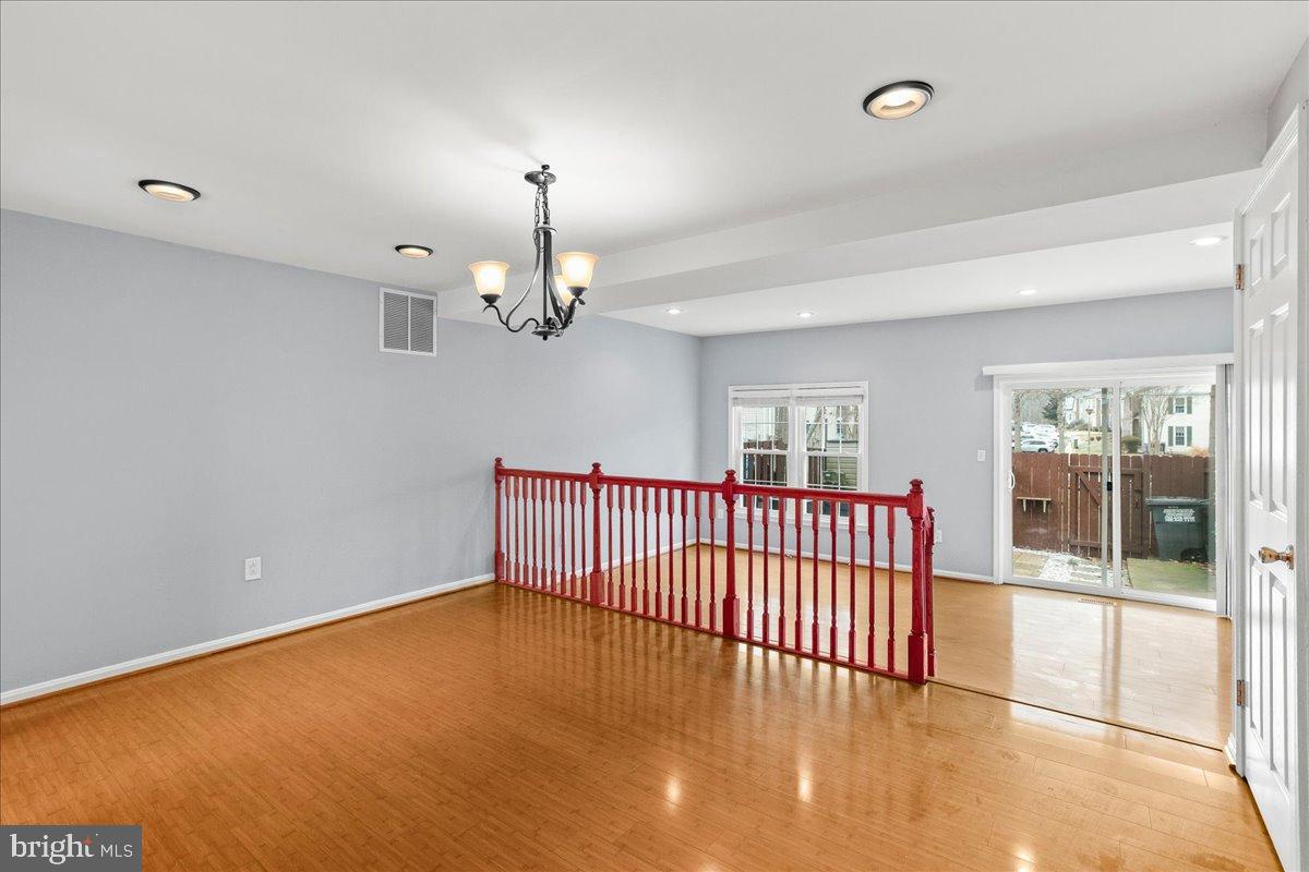 LAKE RIDGE - Residential