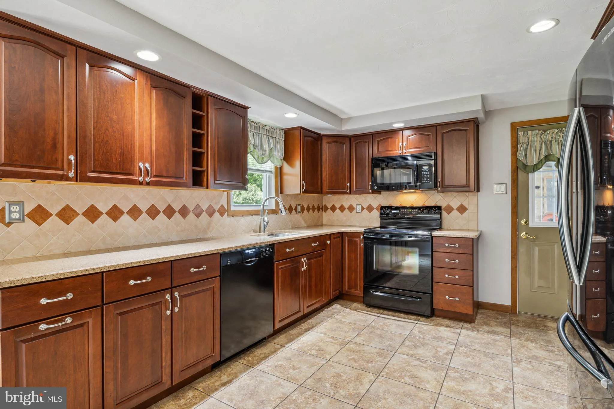 Manchester, Pennsylvania 17345, United States, 3 Bedrooms Bedrooms, ,1 BathroomBathrooms,Residential,Pending,143723