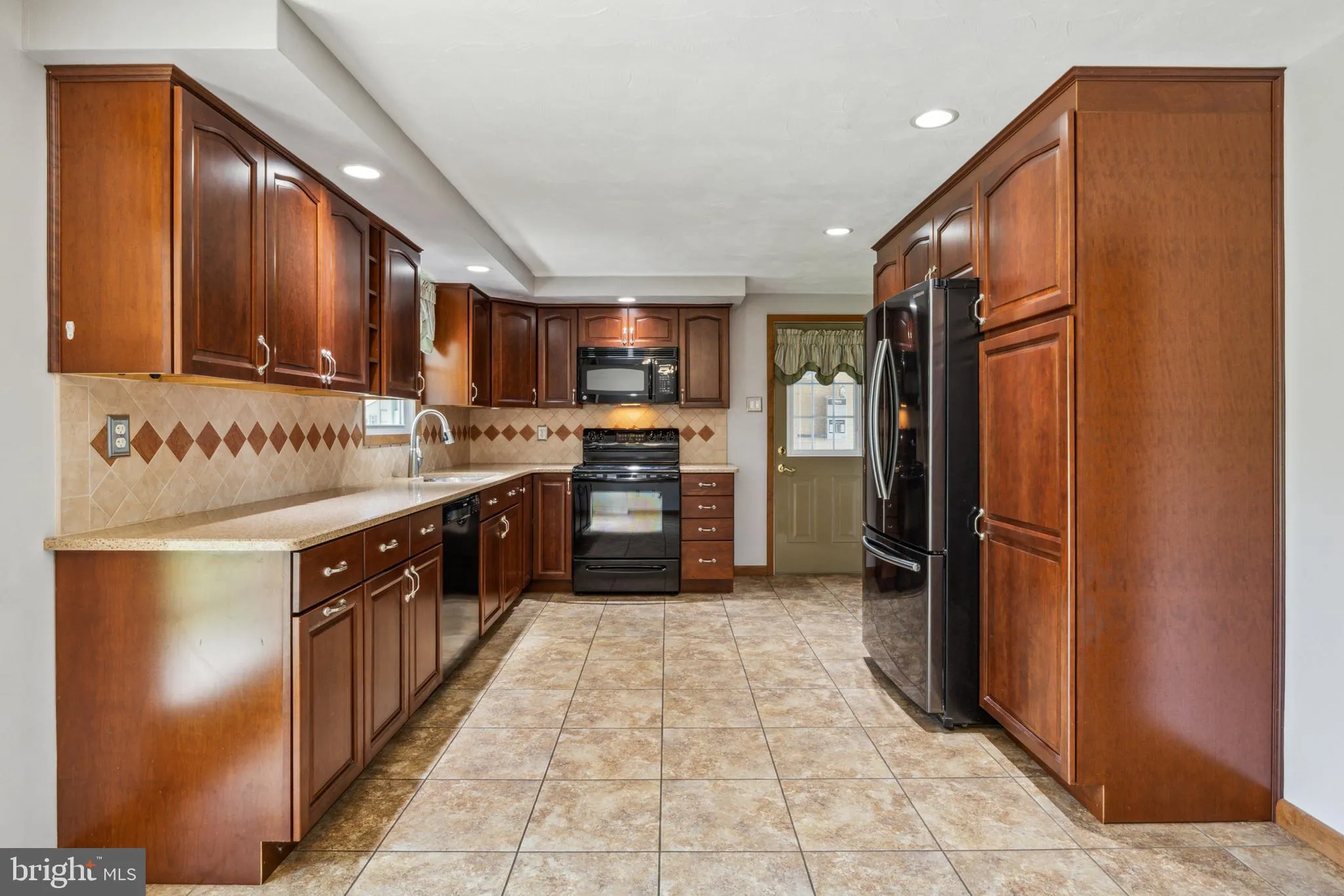 Manchester, Pennsylvania 17345, United States, 3 Bedrooms Bedrooms, ,1 BathroomBathrooms,Residential,Pending,143723