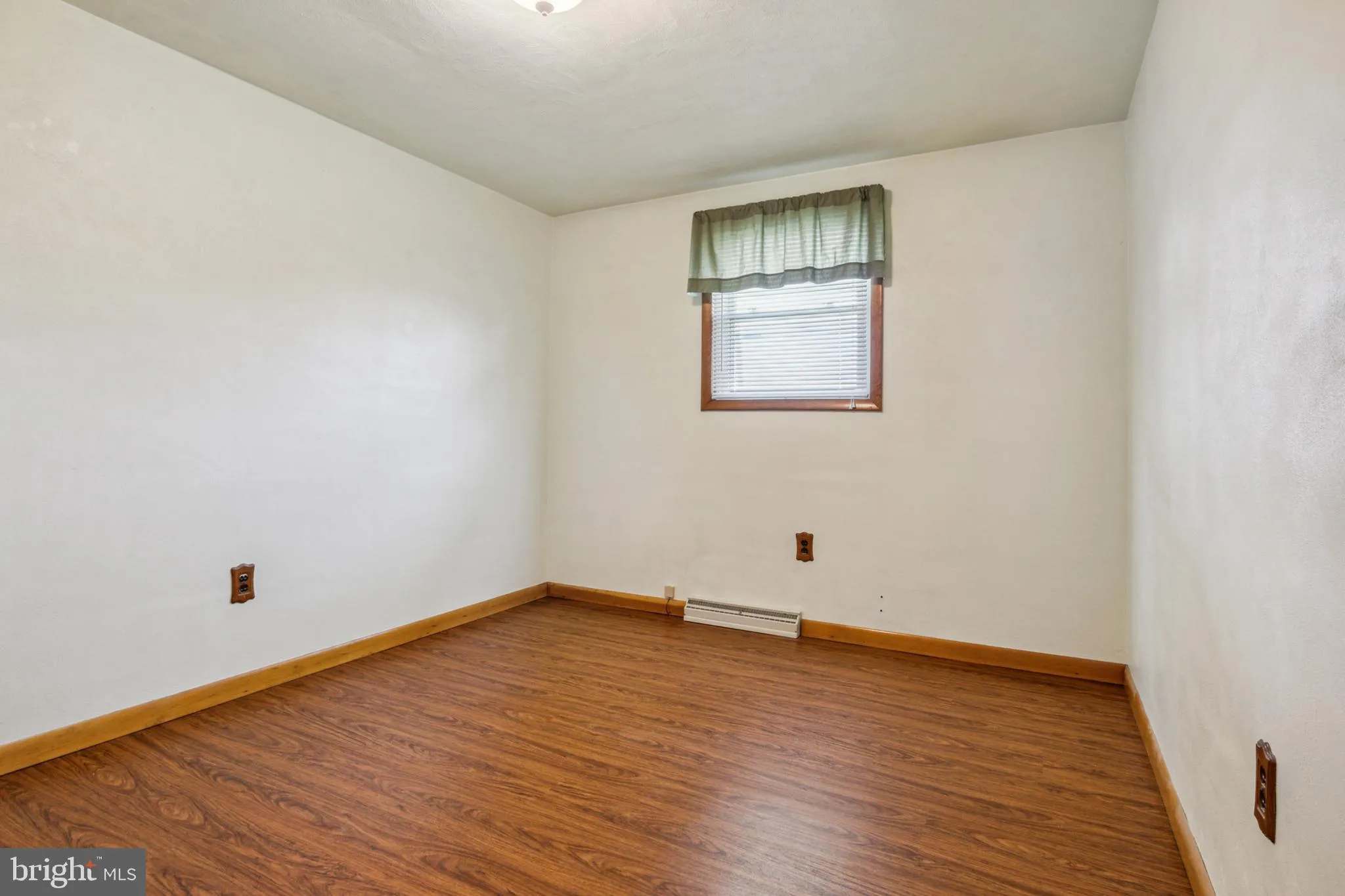 Manchester, Pennsylvania 17345, United States, 3 Bedrooms Bedrooms, ,1 BathroomBathrooms,Residential,Pending,143723