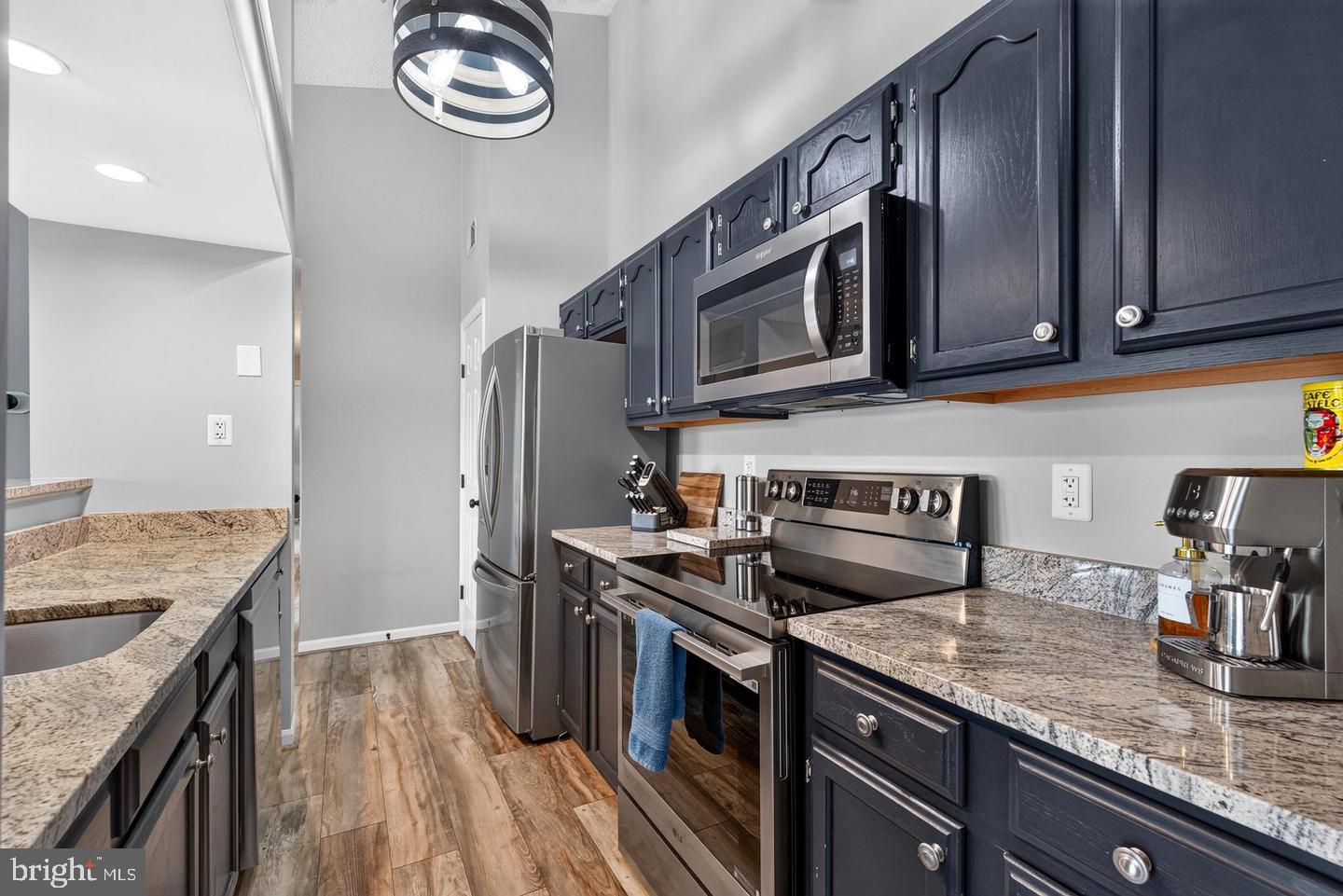904 JESSICAS LANE J 904-J
