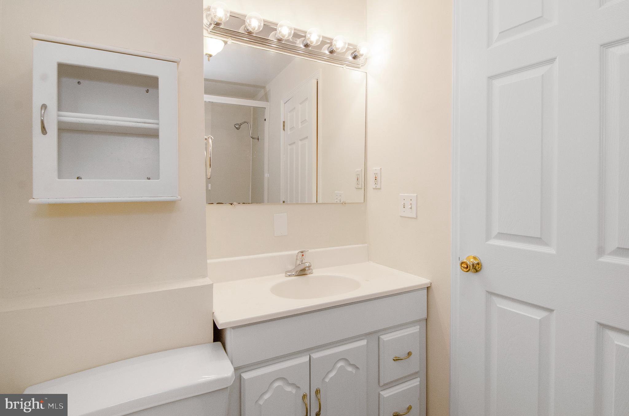 RIVERSIDE - Residential Lease