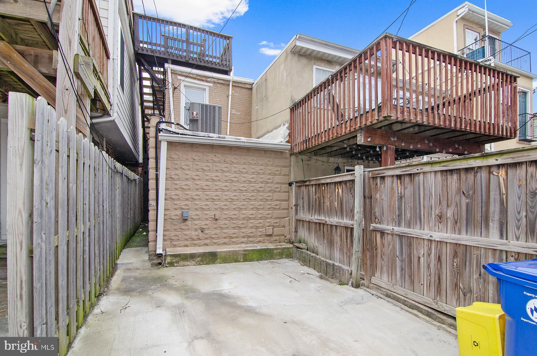 RIVERSIDE - Residential Lease