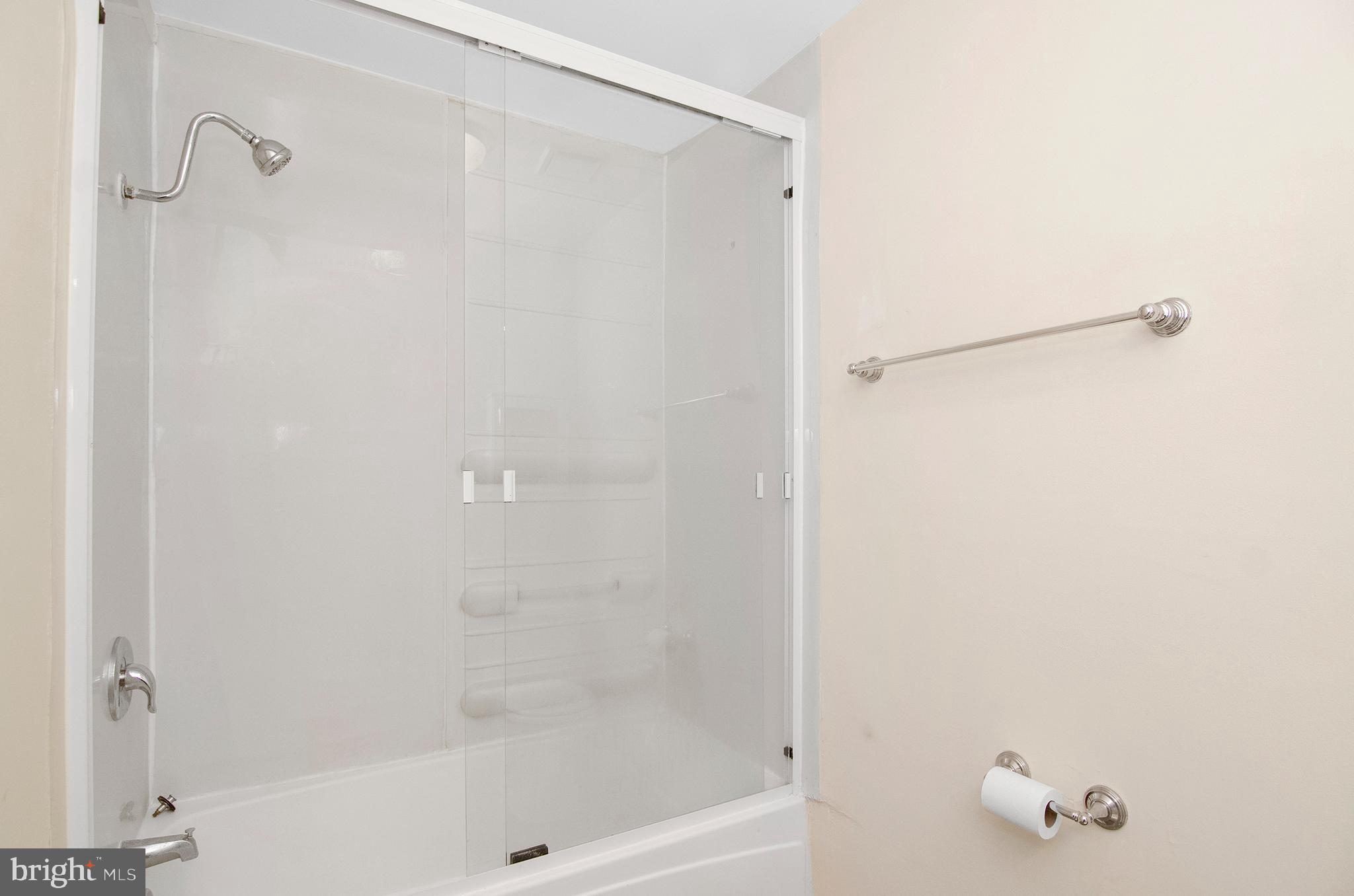 RIVERSIDE - Residential Lease