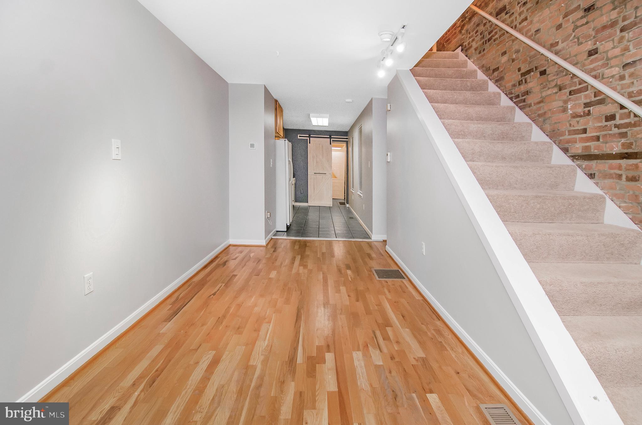 RIVERSIDE - Residential Lease