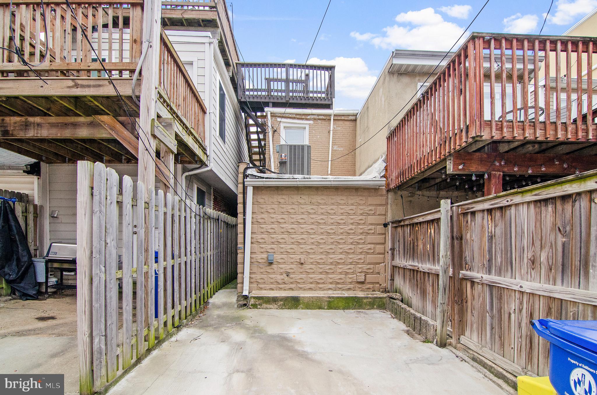 RIVERSIDE - Residential Lease