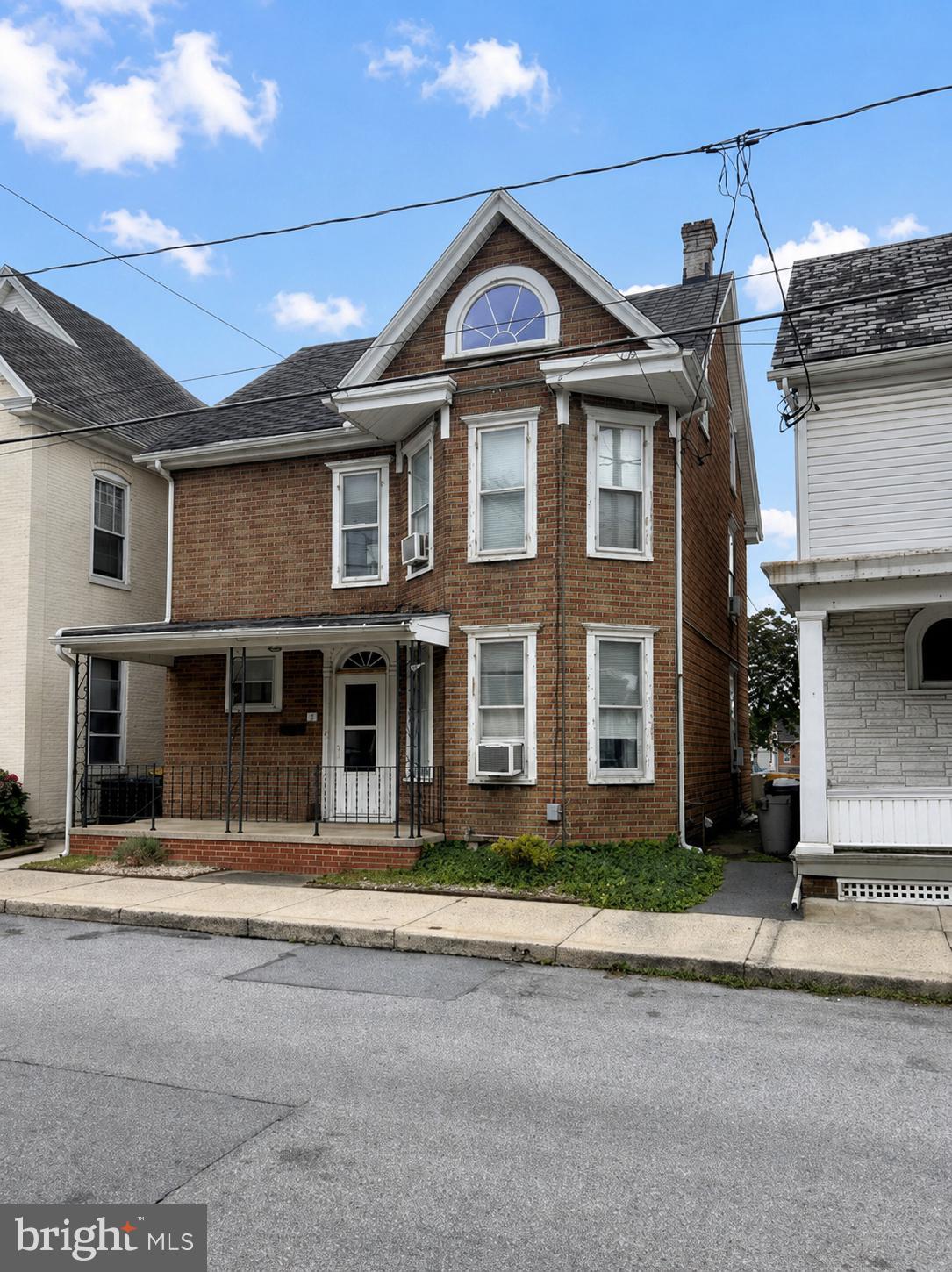 118 W SECOND STREET