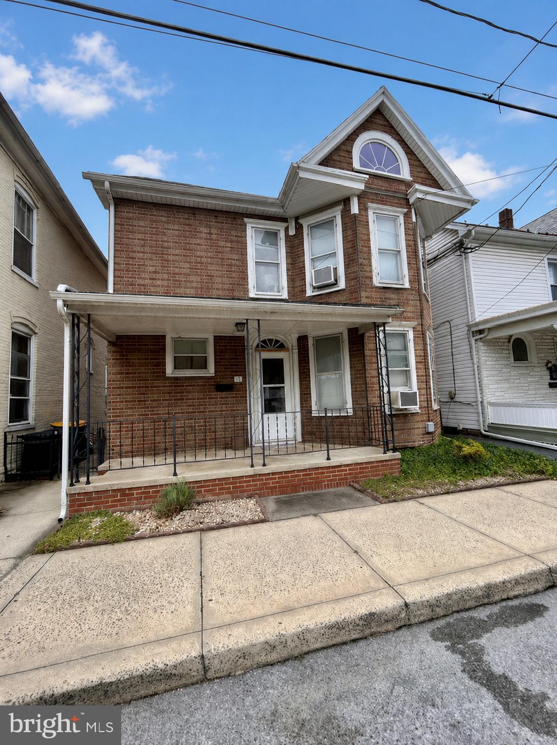 118 W SECOND STREET