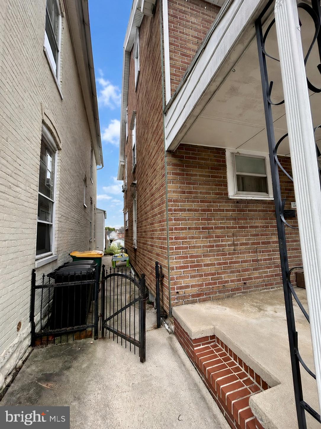 118 W SECOND STREET