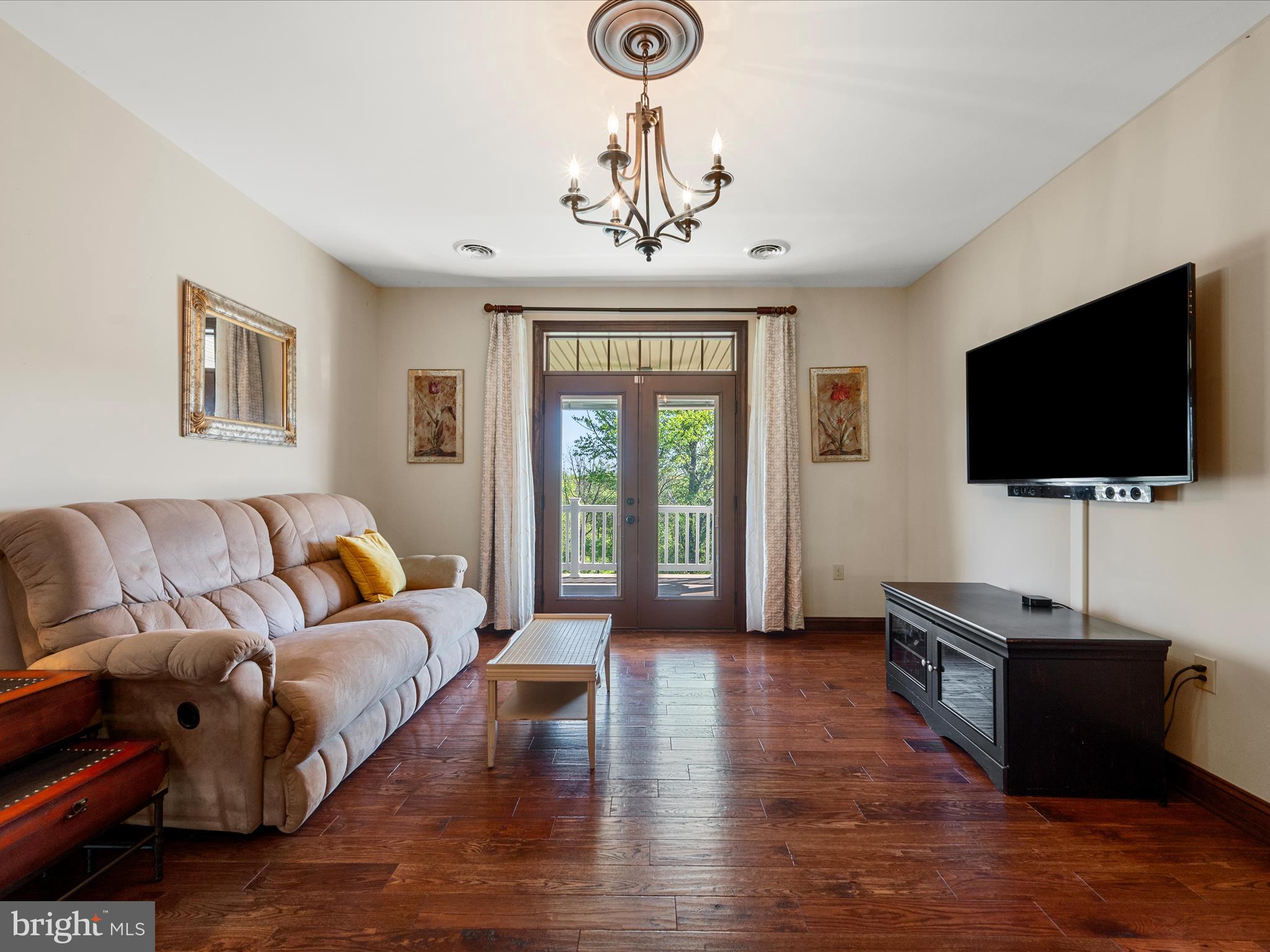 EASTLAND - Residential